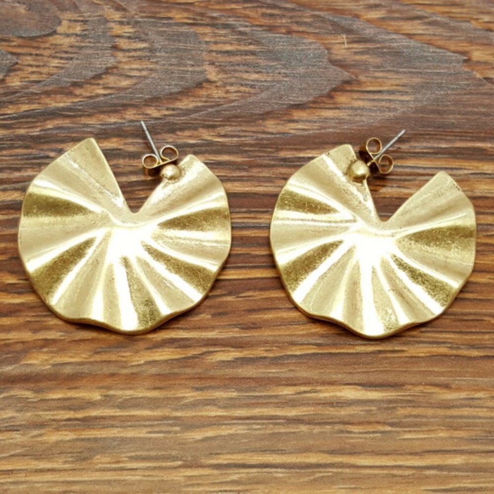Robert Lee Morris RLM Flower Lilly Petal Earrings in Gold